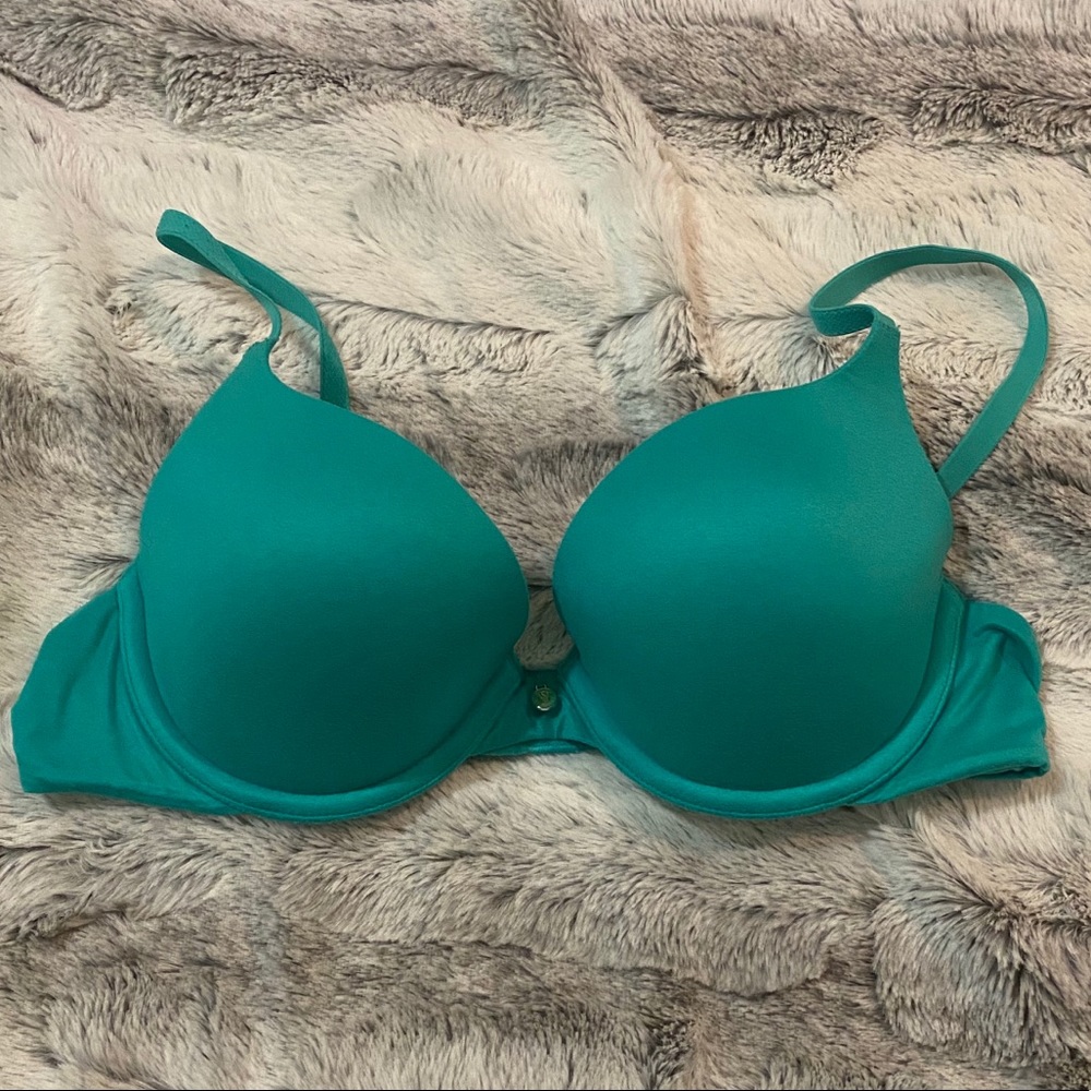 34B Victoria’s Secret Lined Demi Bra